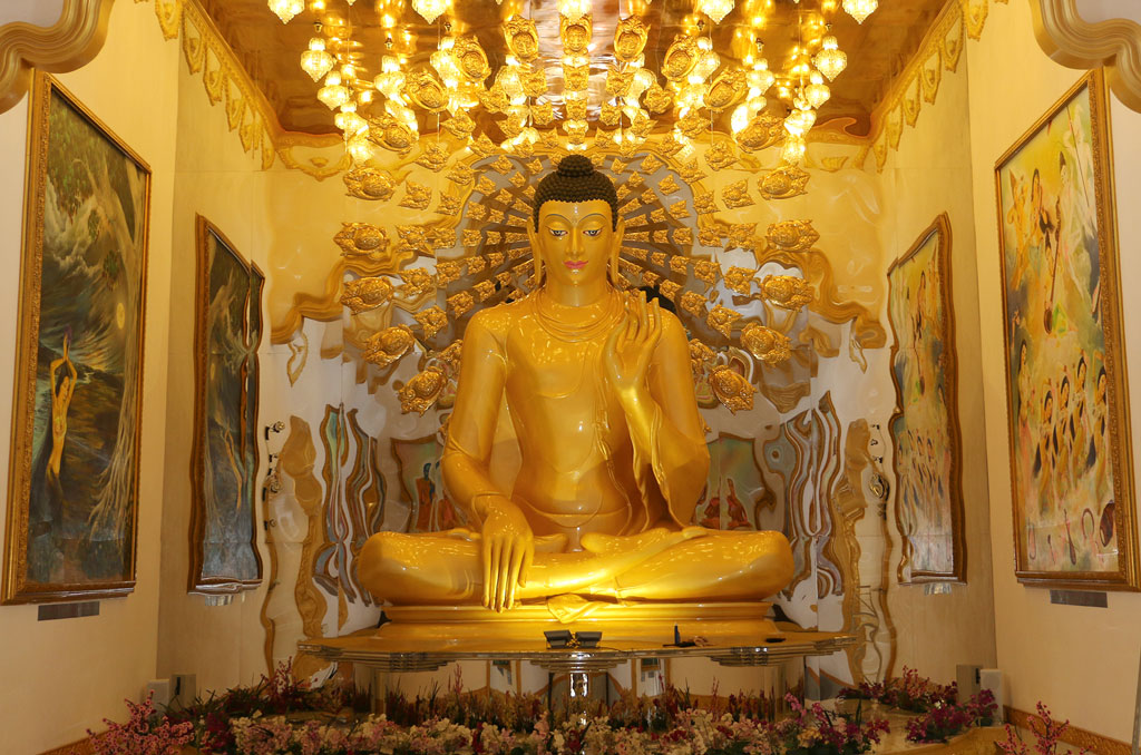 Sambuddharaja Maligawa Buddha Statue